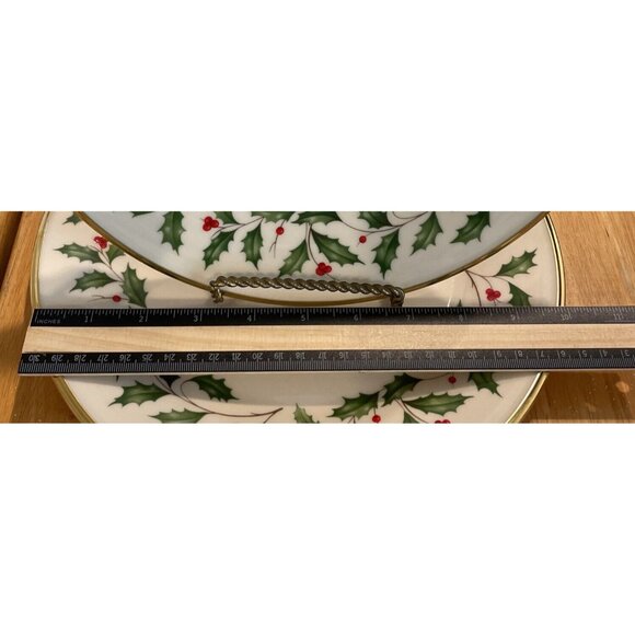 Lenox Dimension Holiday Gold Dinner Plates 10” Holly Berry USA Set Of 2 NEW - Picture 3 of 3